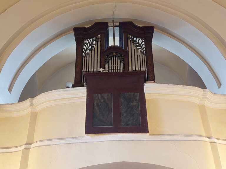 20251011_140945-átal